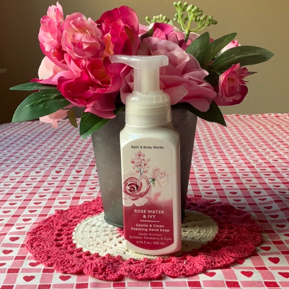 🧴💐🧴 BATH & BODY WORKS ROSE WATER  & IVY HAND SOAP 🧴💐🧴 NWT 🧴💐🧴 - Picture 8 of 16